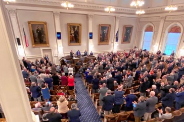 Image of Governor Sununu giving a speech