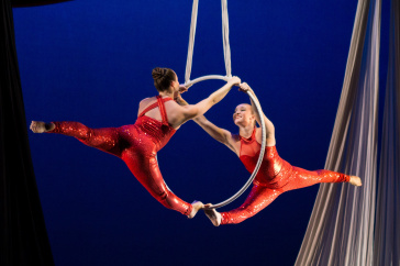 UNH aerial dancers