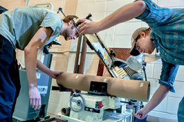 students building ROV