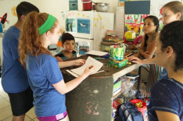 UNH students work with children in Costa Rica 