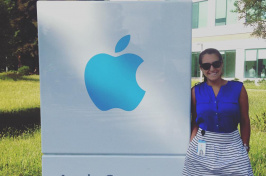 UNH student Abby Koczera ‘17 at Apple 