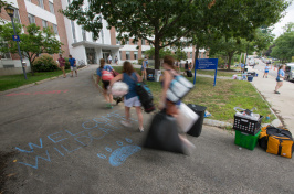 Move-in day for first-year students at UNH 2016