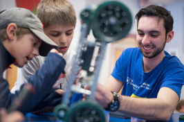 UNH STEMbassador working with young students