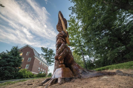 Tee sculpture at UNH by carving artist Tim Pickett