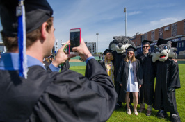 Members of the UNH Class of 2018 with the mascots
