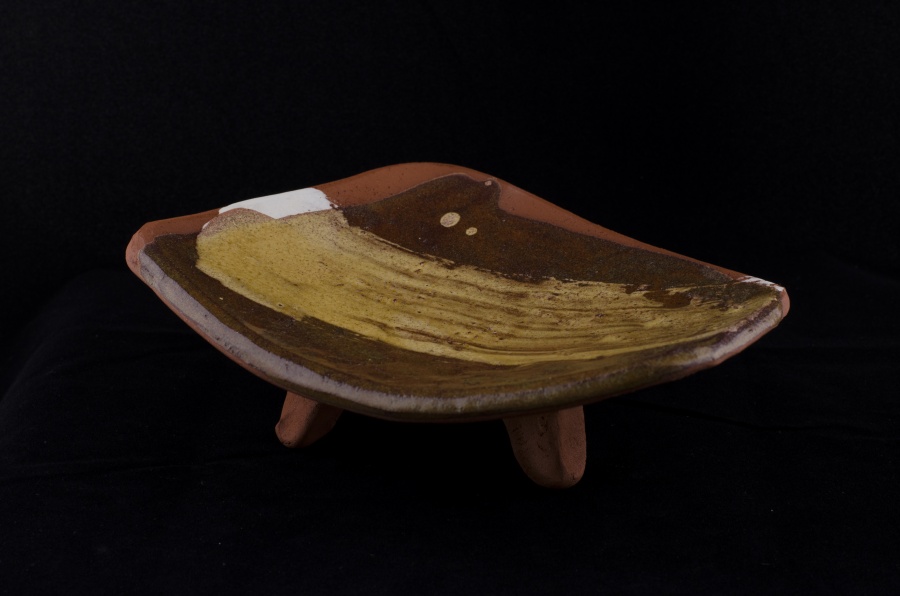 small footed plate