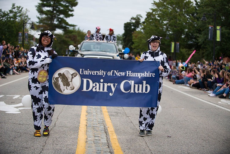 members of the UNH Dairy Club in the homecoming parade
