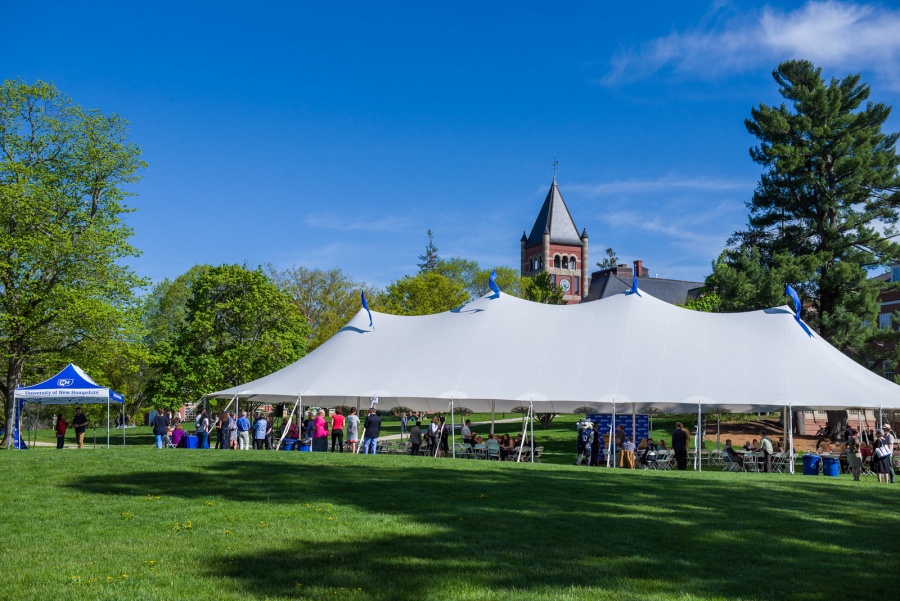 Outgoing UNH president Mark Huddleston with campus community members