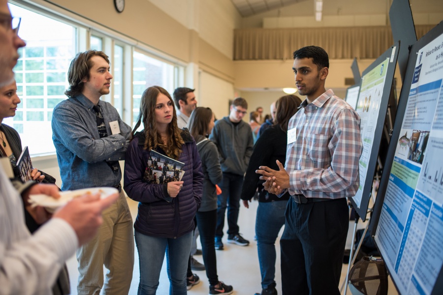 A University of New Hampshire student presenting research results at the 2018 College of Life Sciences and Agriculture Undergraduate Research Conference