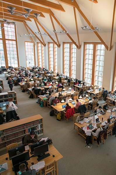 UNH students studying in Dimond Library