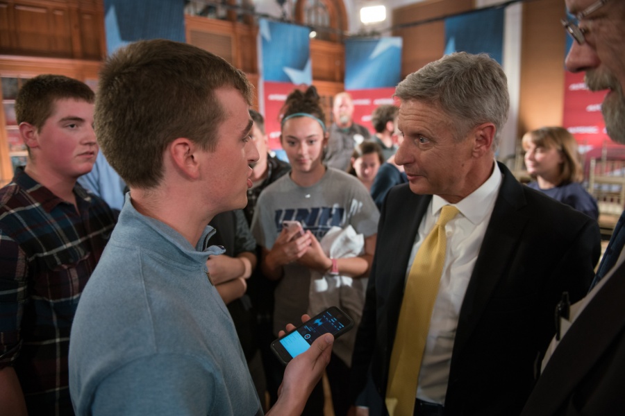 A UNH students asks Libertarian nominee for president Gary Johnson at question