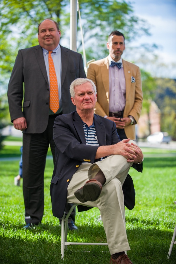 Outgoing UNH president Mark Huddleston with campus community members