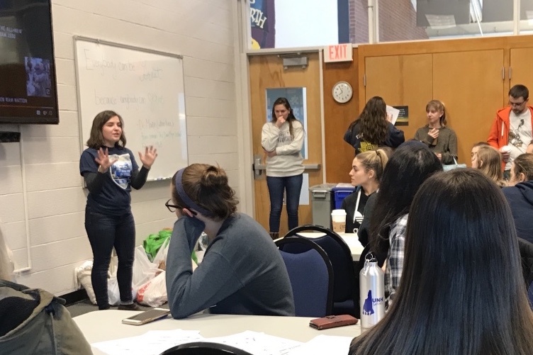 UNH student volunteers