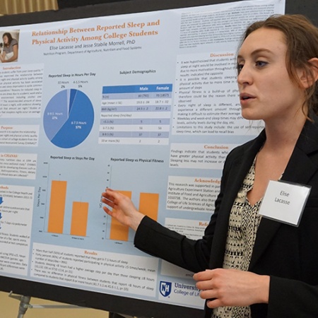 Elise Lacasse '18 at the UNH Undergraduate Research Conference