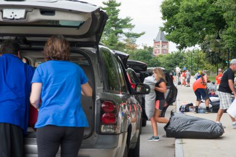 Move In Day at UNH